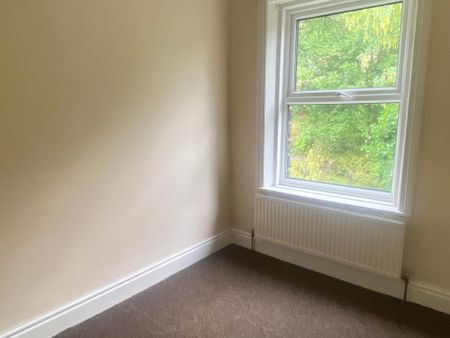 2 bedroom terraced house to rent - Photo 4