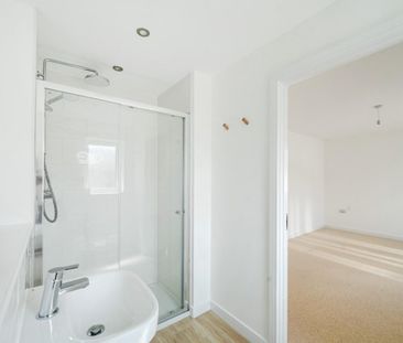 3 bedroom House To Let - Photo 5