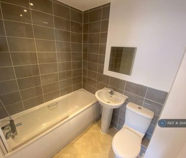 3 bedroom semi-detached house to rent - Photo 6