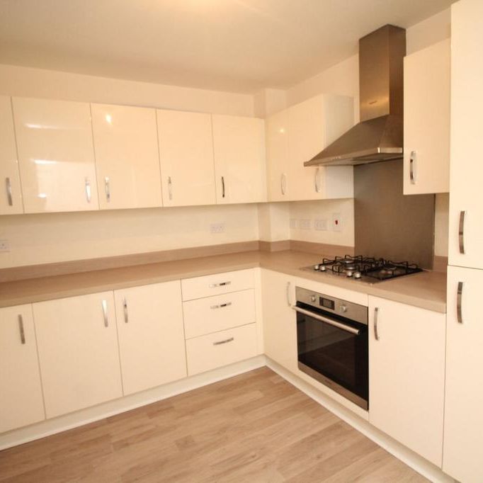 3 bedroom end of terrace house to rent - Photo 1
