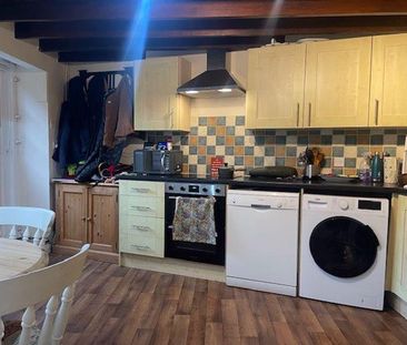 1 bedroom character property to rent - Photo 4