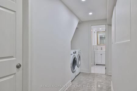 For Lease - 212 Barhill Road, Vaughan, Ontario - Photo 2