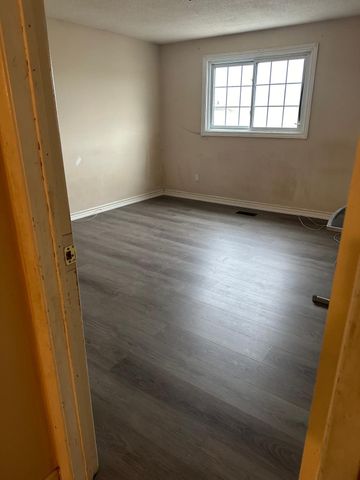 For Lease - 151 Morton Way Unit# Front unit, Brampton, Ontario - Photo 3