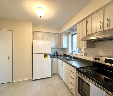 For Lease - 161 Carolbreen Square, Toronto, Ontario - Photo 2