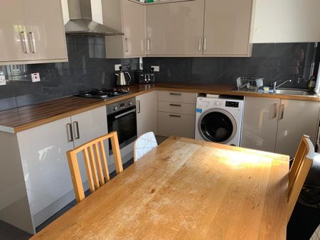 4 bedroom house to rent - Photo 4