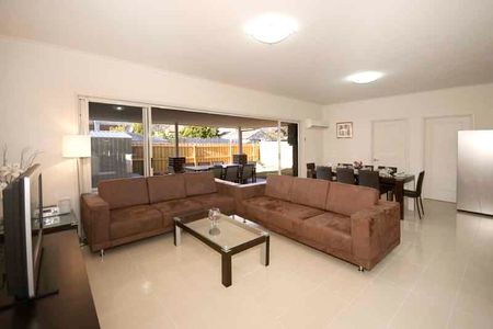 Room 6 (Ensuite) - Photo 5