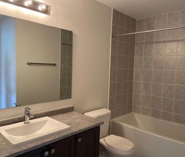 For Lease - 219 Vivant Street, Newmarket, Ontario - Photo 5