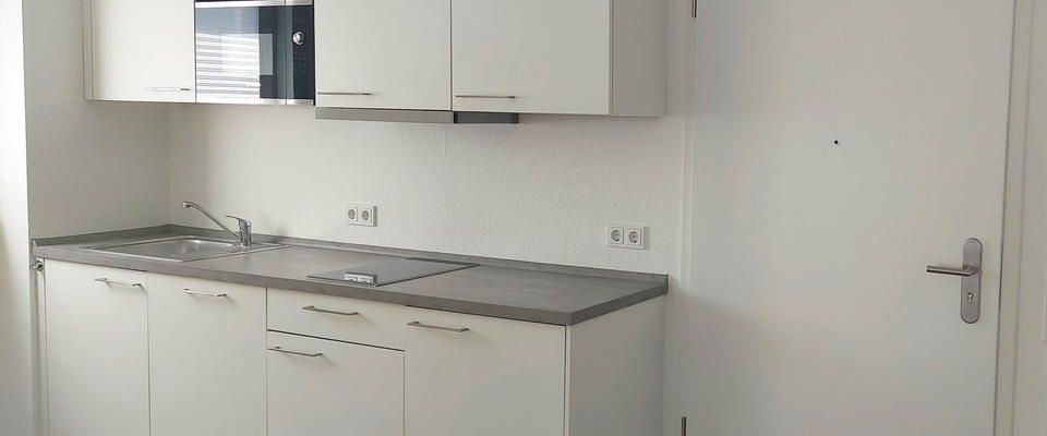 Frankfurt, Niederursel: Moderne 2 Zi.-Wohnung mit Einbauküche & Balkon - Photo 1