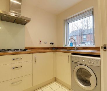 2 bedroom semi-detached house to rent - Photo 4