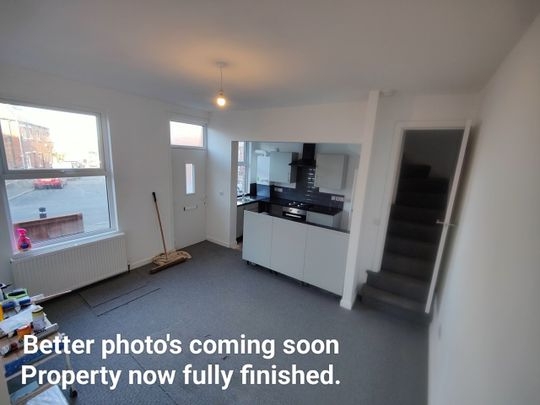 4 Bed Terraced House, Oakley Grove, LS11 - Photo 1