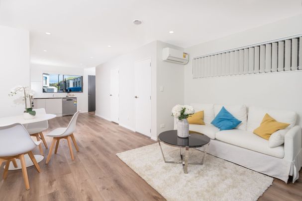 MANGERE BRIDGE, 3 BEDROOMS - Photo 1