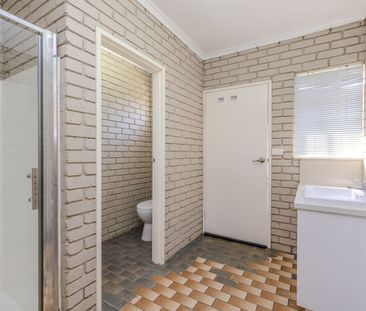 Neat & Convenient 2 Bedroom Unit - Photo 1