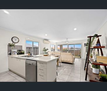 17 John Carroll Wy, Redbank Plains, Qld 4301 - Photo 1
