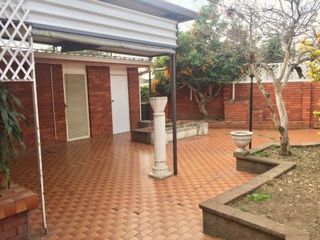 Superb Family Home - Highly Sought Location - Photo 5