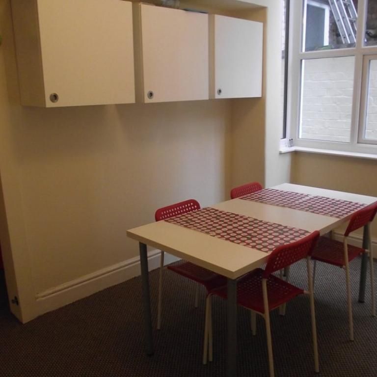 8 bedroom house share to rent - Photo 1