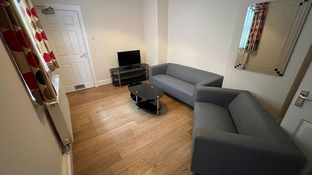 5 bedroom house share to rent - Photo 1