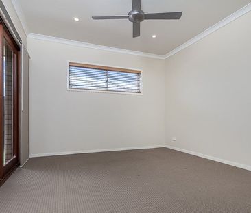 Comfort, Style and Convenience Under One Roof! - Photo 2