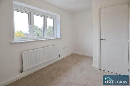 2 bedroom semi-detached house to rent - Photo 5