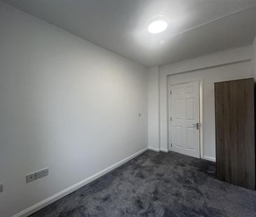 3 bedroom apartment to rent - Photo 4