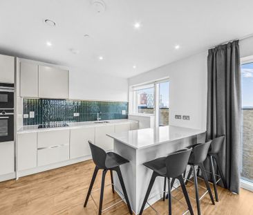 3 bedroom flat to rent - Photo 3