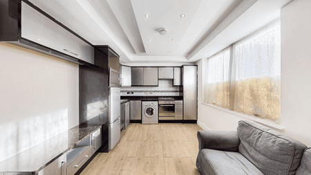 St. Johns Road, Isleworth, TW7 - Photo 3