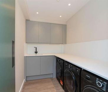 High Road, London, N12 - Photo 2