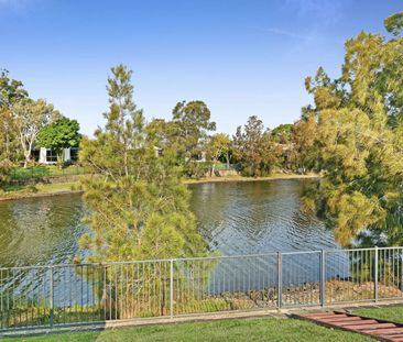 SPACIOUS 3 BEDROOM HOME WITH DOUBLE GATE SIDE ACCESS AND BACKING ON... - Photo 5