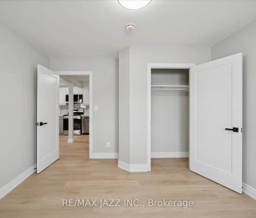 251 Simcoe Street S #105 - Photo 5