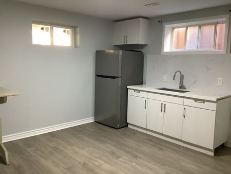 For Lease - 17 Dunsmore Lane, Barrie, Ontario - Photo 2