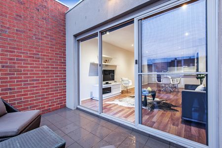 8/1B Wilkinson Street, Reservoir VIC 3073 - Photo 2