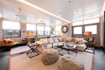 Queens Gate Place Mews, London, SW7 - Photo 3