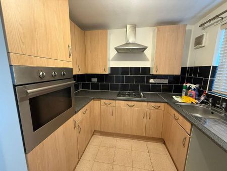 3 bedroom terraced house to rent - Photo 4