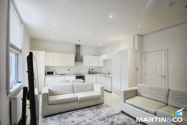 2 bedroom flat to rent - Photo 1