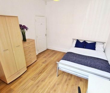 4 bedroom terraced house to rent - Photo 6