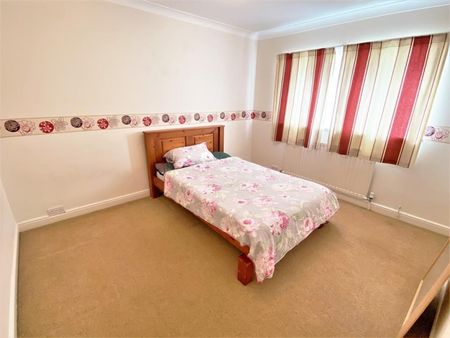 3 bedroom House To Let - Photo 4