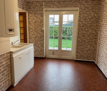 A HOLNON PAVILLON SEMI MITOYEN 3 CHAMBRES JARDIN ET GARAGE - Photo 6