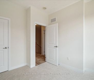 For Lease - 16 Tay Lane, Richmond Hill, Ontario - Photo 4