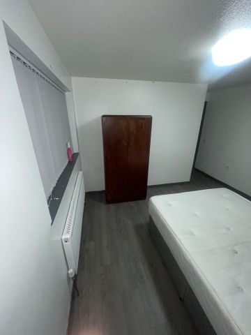 4 Bed Semi-Detached House, Melville Gardens, NG3 - Photo 5