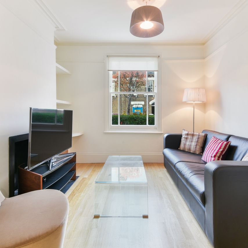 2 bedroom terraced property to rent - Photo 1