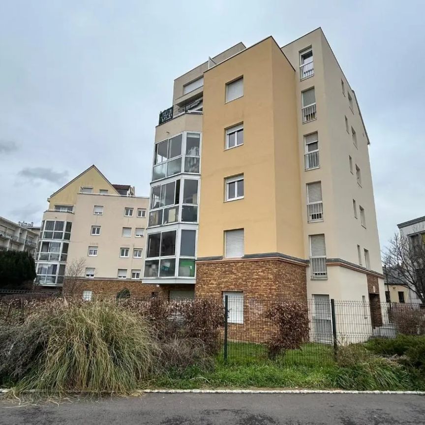 Appartement à louer 4 pièces 78.03m² - Photo 2