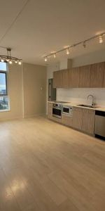 2 Bedrooms/2 Bathrooms, Southeast Corner, Highrise, Burquitlam Skytrain station - Photo 3