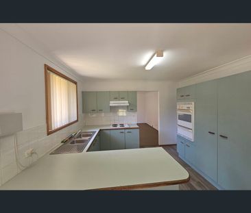 42 Ferntree Drive, Bomaderry, NSW 2541 - Photo 3