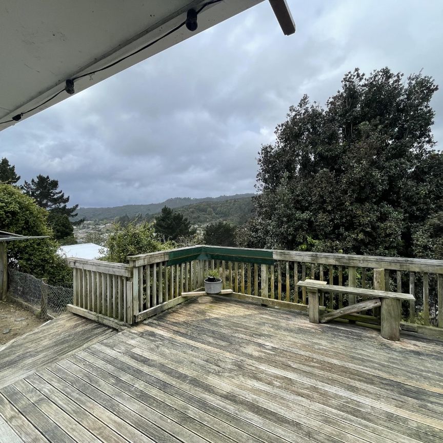 17 Amundsen Grove, Stokes Valley - Photo 1