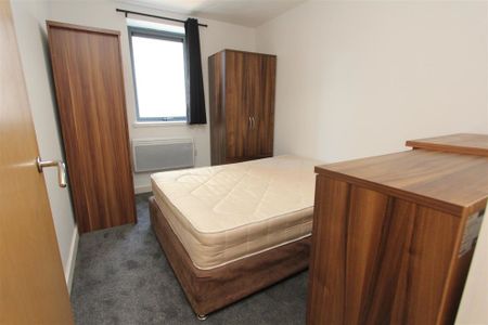 Waterloo Apartments, Leeds City Centre, LS10 1JA - Photo 3