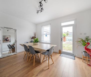 3 bedroom terraced house to rent - Photo 3