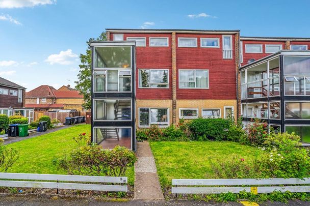 3 bedroom maisonette to rent - Photo 1