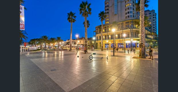 Beautiful Two Bedroom Apartment with Sea Views in the Heart of Glenelg - Photo 1