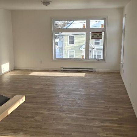 5 1/2 a louer, construction 2025, jamais habité, triplex tranquille proche du centre ville. - Photo 3