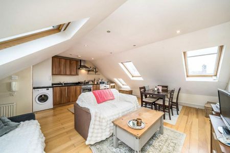 1 bedroom flat to rent - Photo 2
