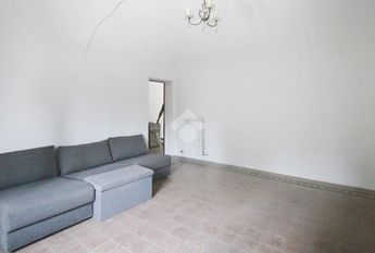 Casa indipendente in affitto